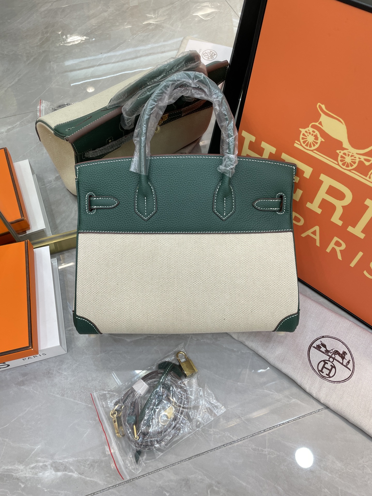 エルメス「Hermès」Birkin 30 ナパレザー×キャンバス ツートン ショルダーバッグ（シルバーハードウェア）