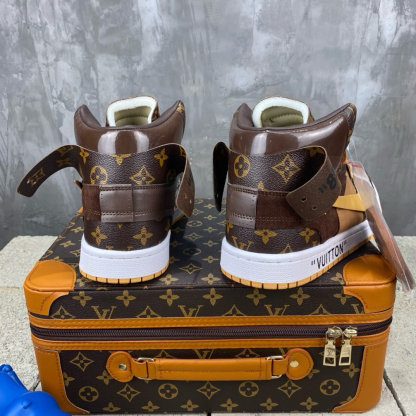 「コラボモデル」Louis Vuitton x Nike Air Jordan 1 High スニーカー