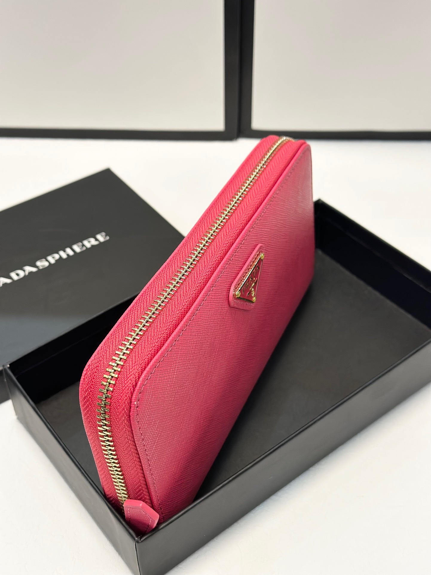 プラダ「PRADA」サフィアーノレザー 財布