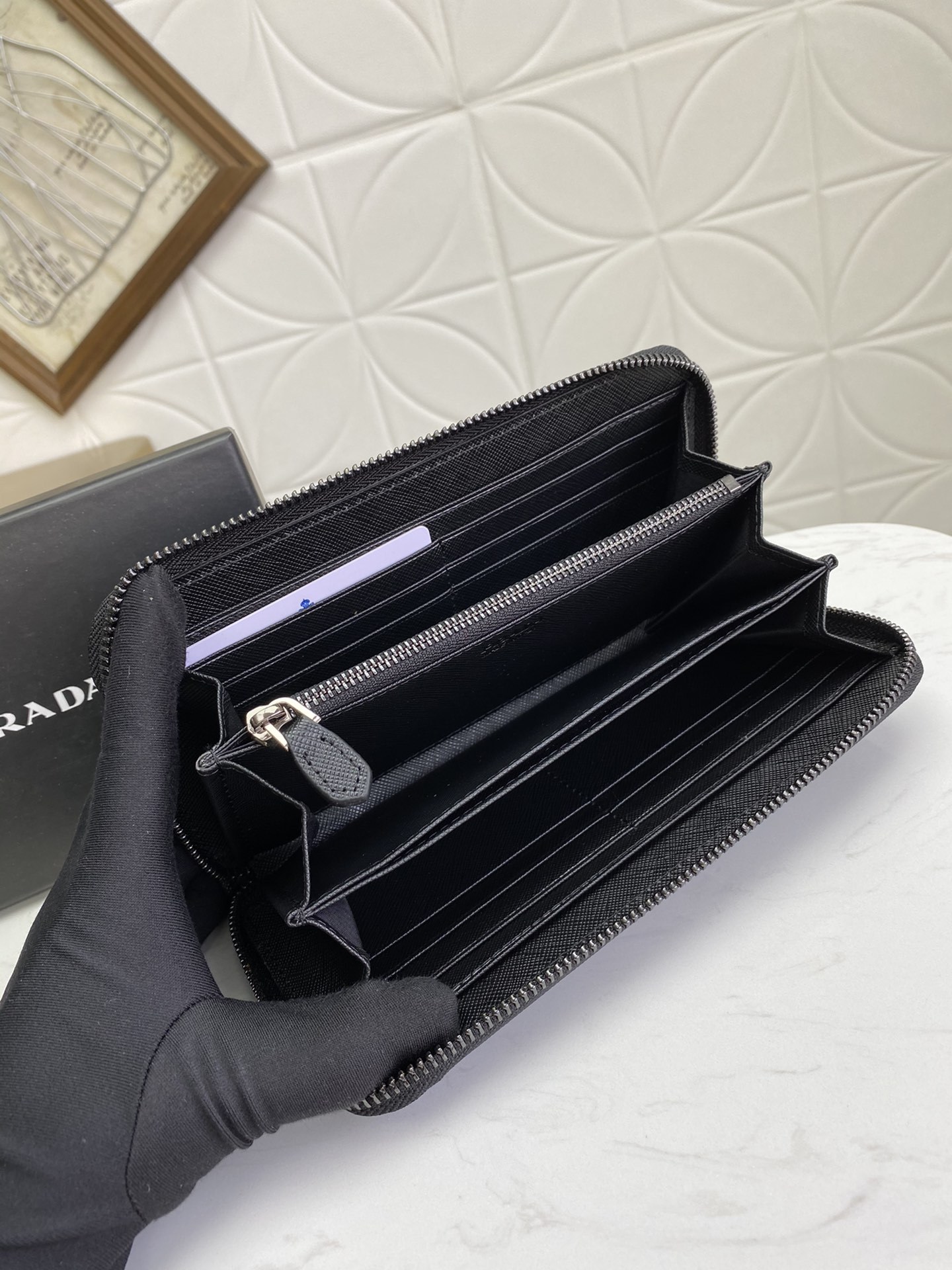 プラダ「PRADA」サフィアーノレザー 財布