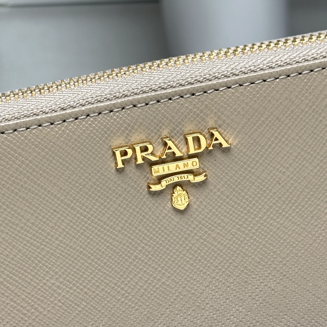 プラダ「PRADA」サフィアーノ レザー 財布