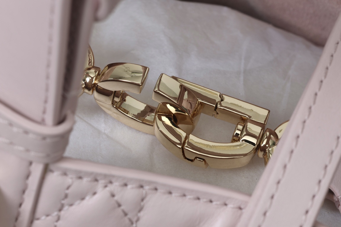 ディオール「Dior」Toujours ハンドバッグ センター（ラベンダーピンク カーフレザー）