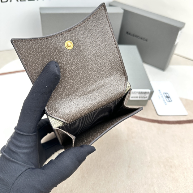 バレンシアガ Balenciaga & Gucci コラボレーション クラシックウォレット 財布