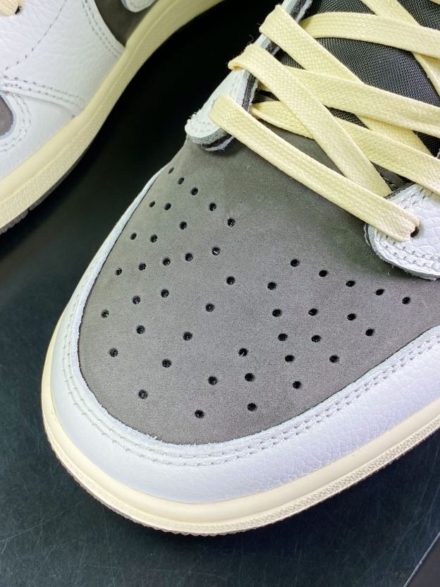 「コラボモデル」Nike Air Jordan 1 Low x Travis Scott「Sail and Ridgerock」