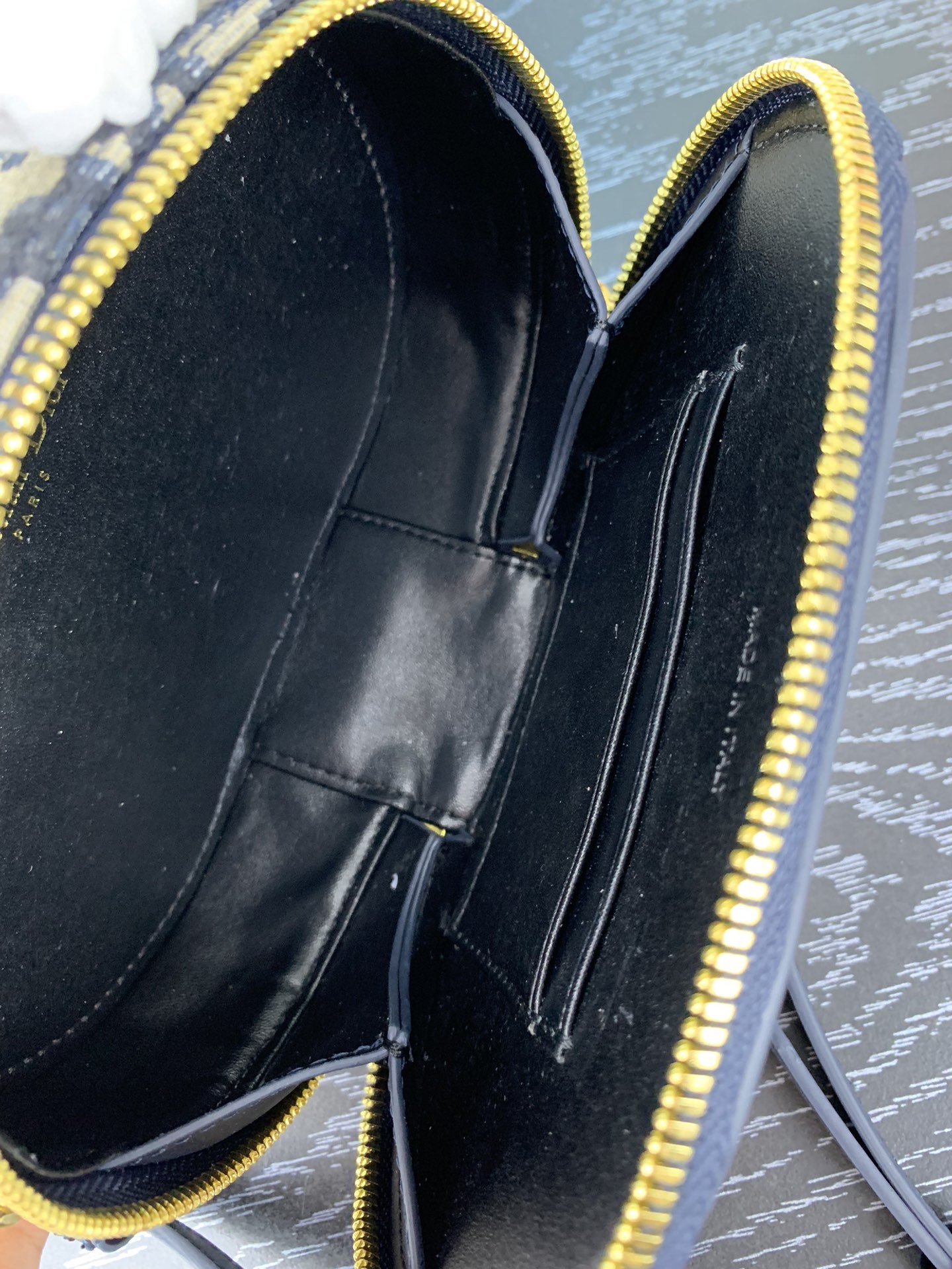 ディオール「Dior」CD Signature エリプスカメラバッグ 2023年秋冬コレクション