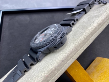 パネライ「Panerai」サブマーシブル ルナ・ロッサ カーボテック 47MMダイバーズウォッチ