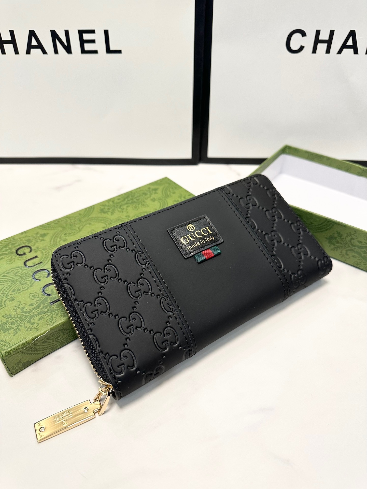 グッチ「Gucci」シグネチャー レザー ウェブ ジップアラウンドウォレット