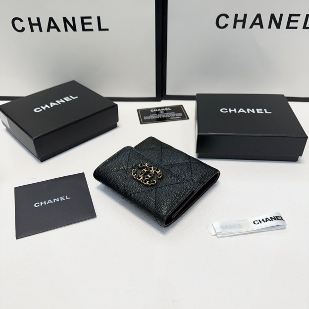 シャネル「Chanel」 ラムスキン フラップ ウォレット 財布