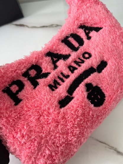 プラダ「Prada」Re-Edition 2000 タオル地 ホボ バッグ  ミニバッグ