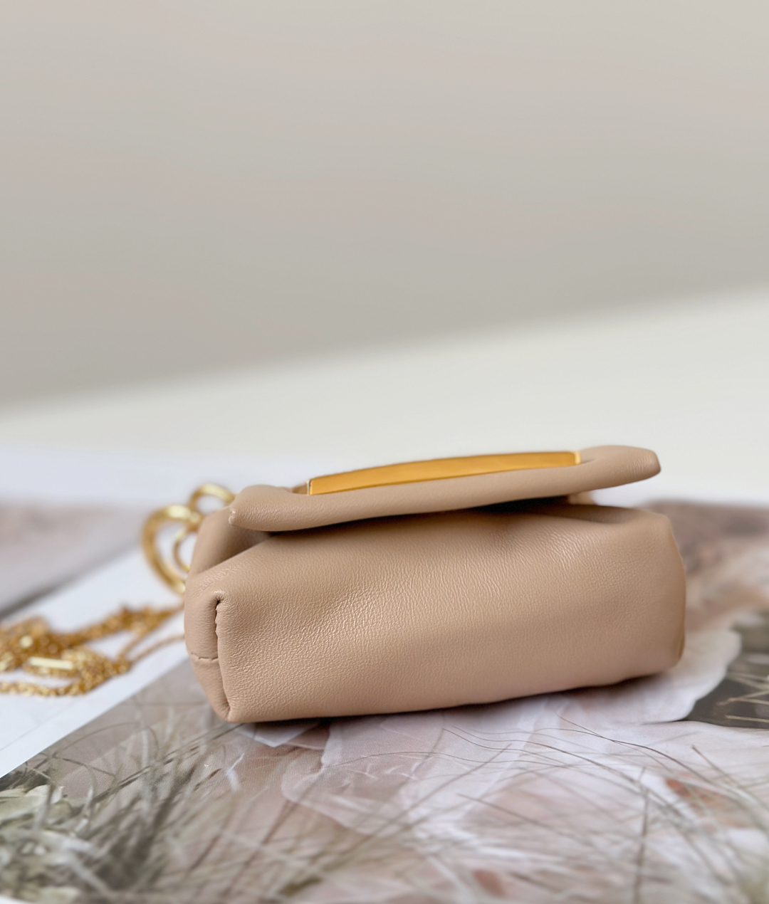 フェンディ「Fendi」Nano Mamma Baguette レザー ハンドバッグ