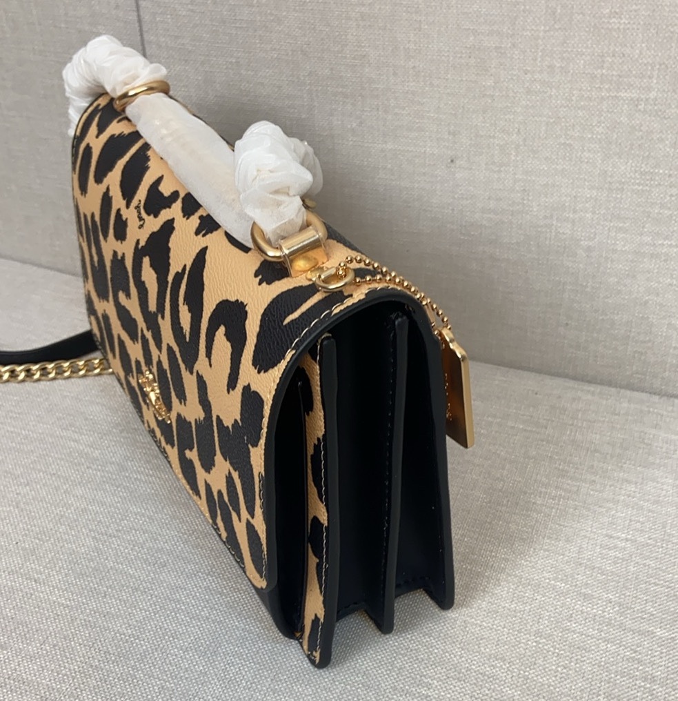 コーチ「Coach」 レオパードプリント フラップ オルガン バッグ