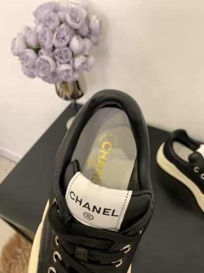 シャネル［Chanel］25C デッキシューズ パンダカラー スニーカー-ISETAN PRESTIGE CURATED