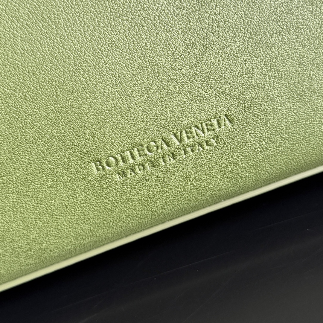 ボッテガ・ヴェネタ「Bottega Veneta」チャオ チャオ トートバッグ イントレチャート レザー