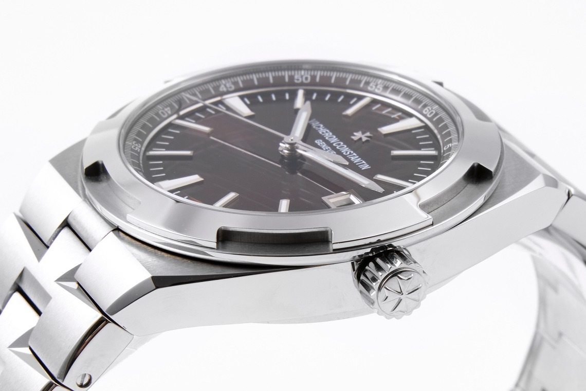 ヴァシュロン コンスタンタン「Vacheron Constantin」オーヴァーシーズ メンズウォッチ41MM