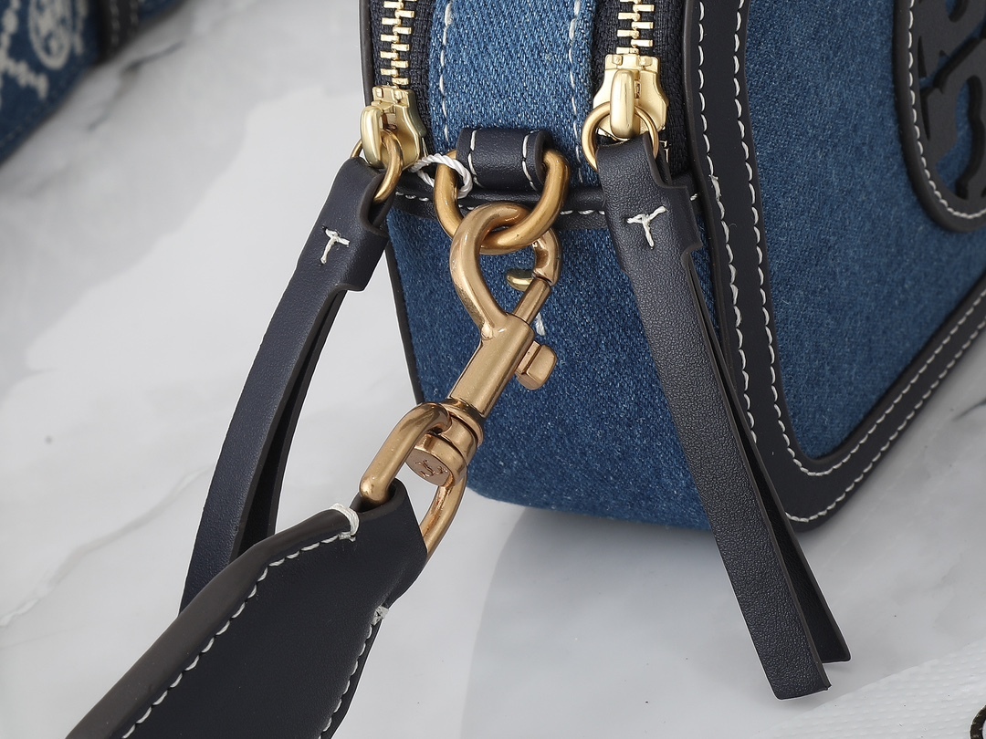 トリー バーチ「Tory Burch」ミラー デニム カメラバッグ ショルダー/クロスボディ デニムブルー