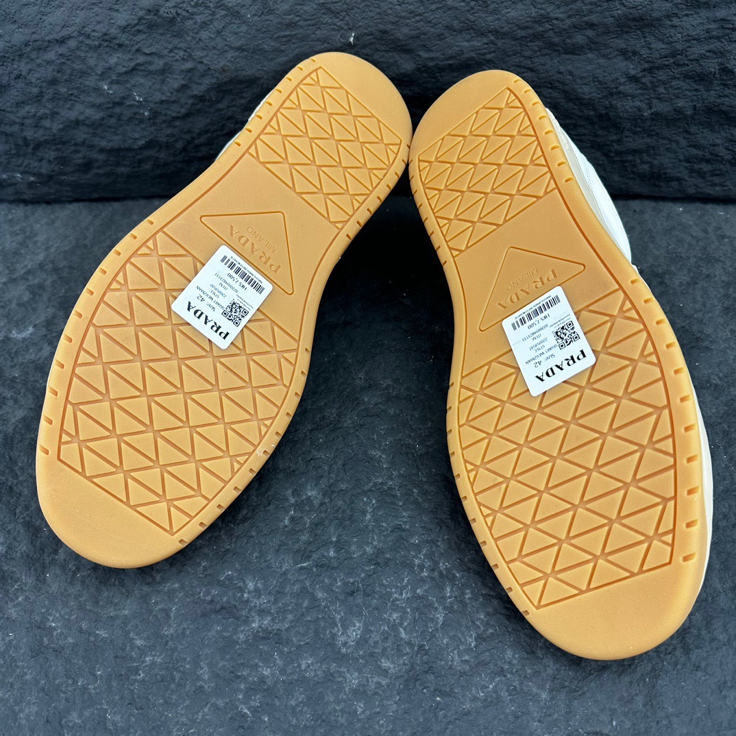 プラダ［Prada］ Downtown レザースニーカー