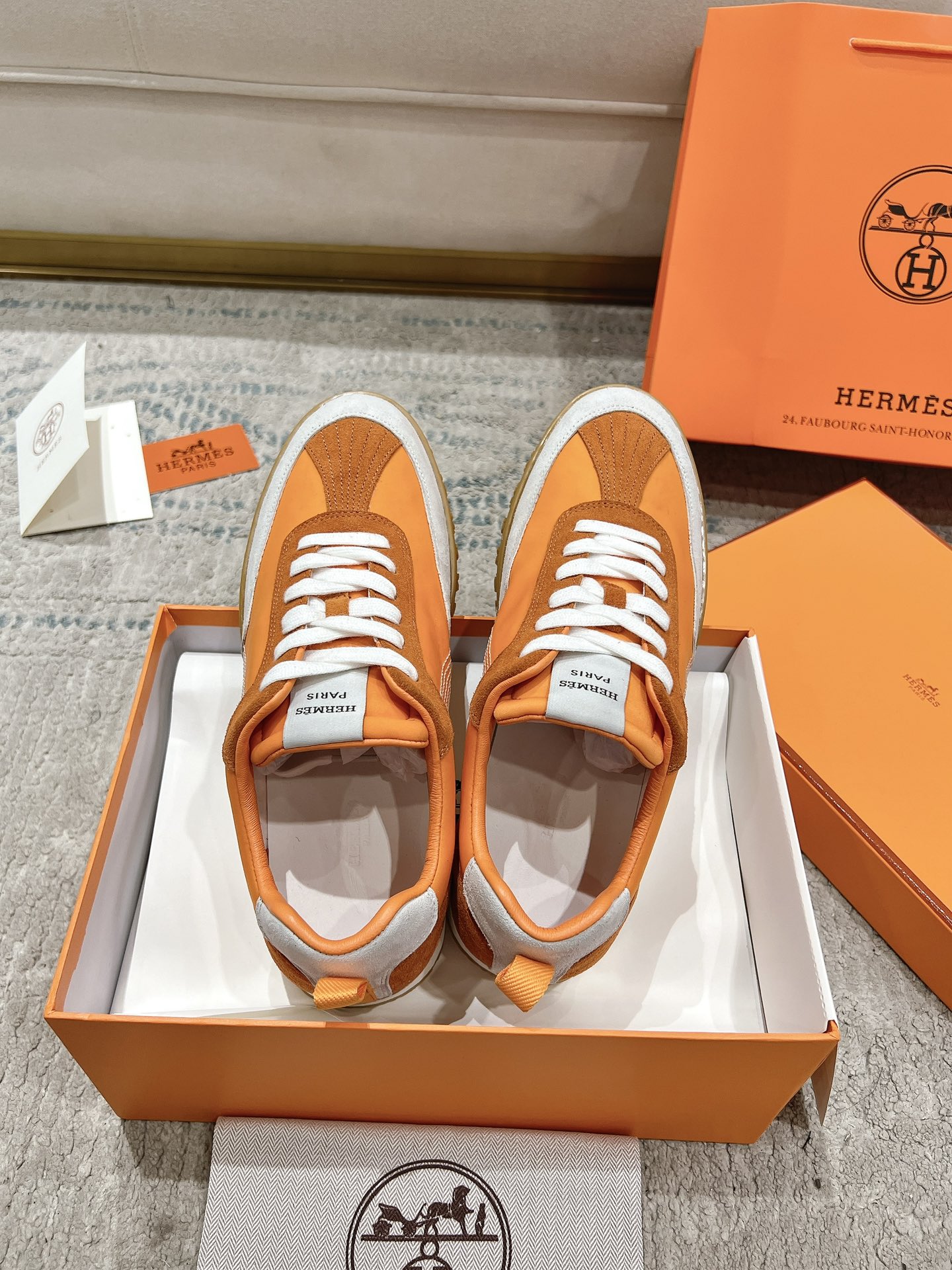 エルメス［Hermès］カップル トレーニングシューズ