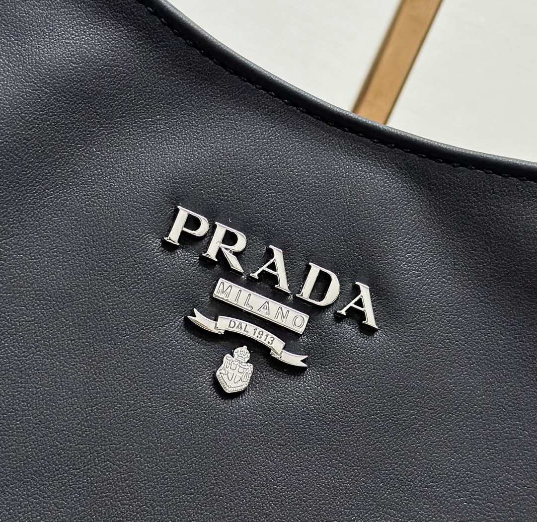 プラダ「Prada」ヴィンテージ ラージトートバッグ