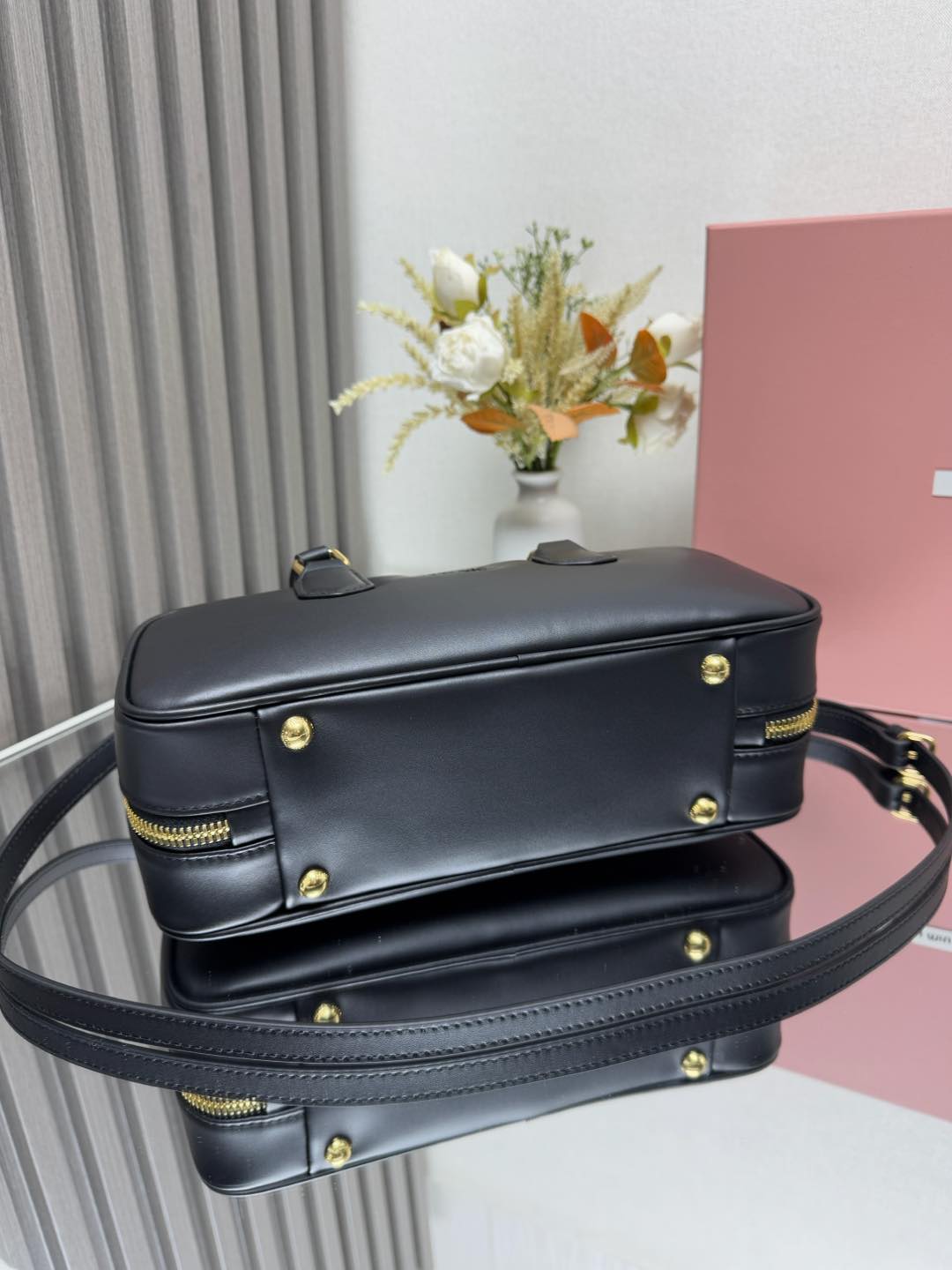 ミュウミュウ「Miu Miu」Arcadie ボウリングハンドバッグ