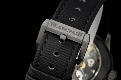 ブランパン「Blancpain」フルカレンダー月相 セラミックモデル43MM