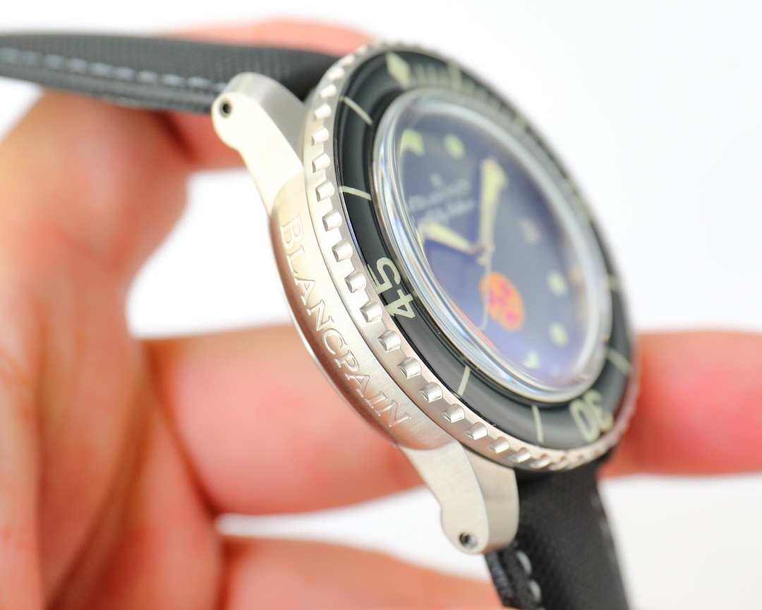 ブランパン「Blancpain」フィフティ・ファゾムス 5015 ダイバーズウォッチ