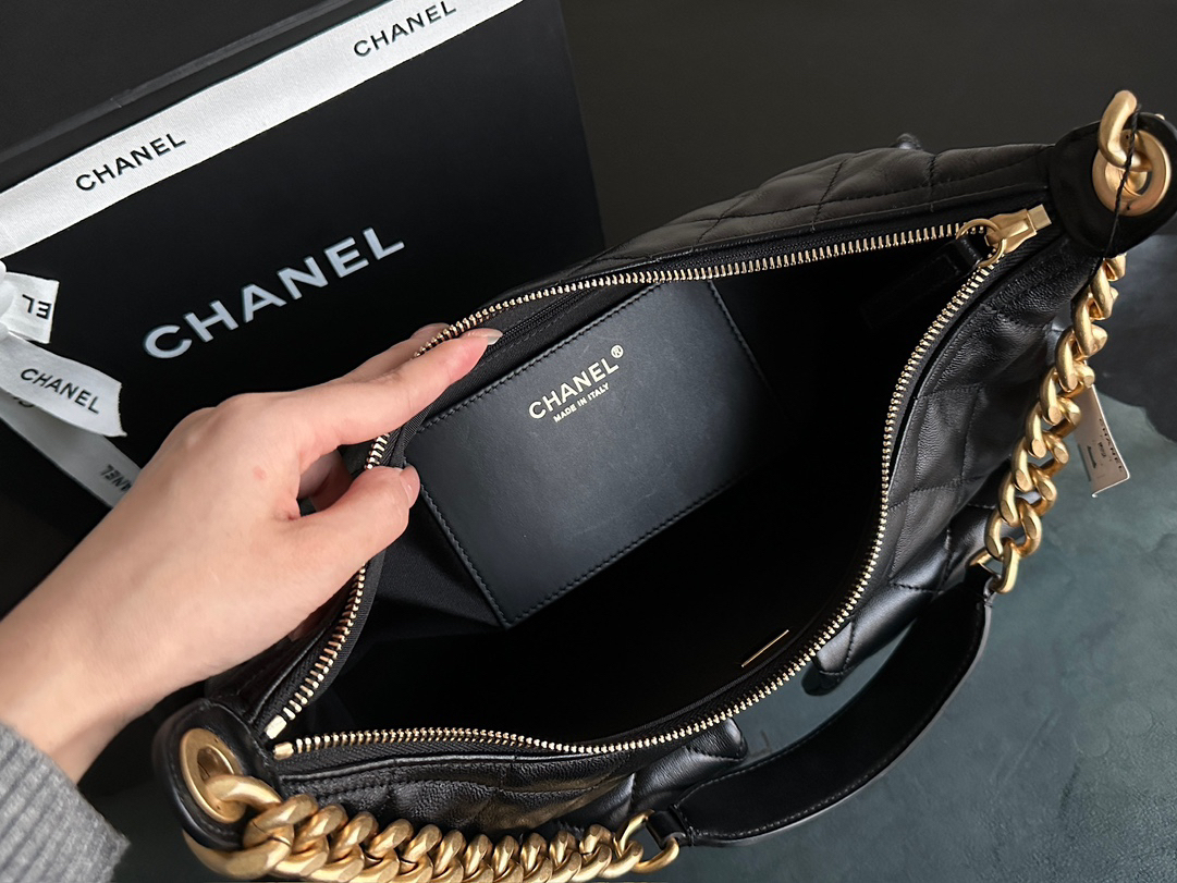 シャネル「Chanel」25C マルチポケット ヒッピーホボ ラージ