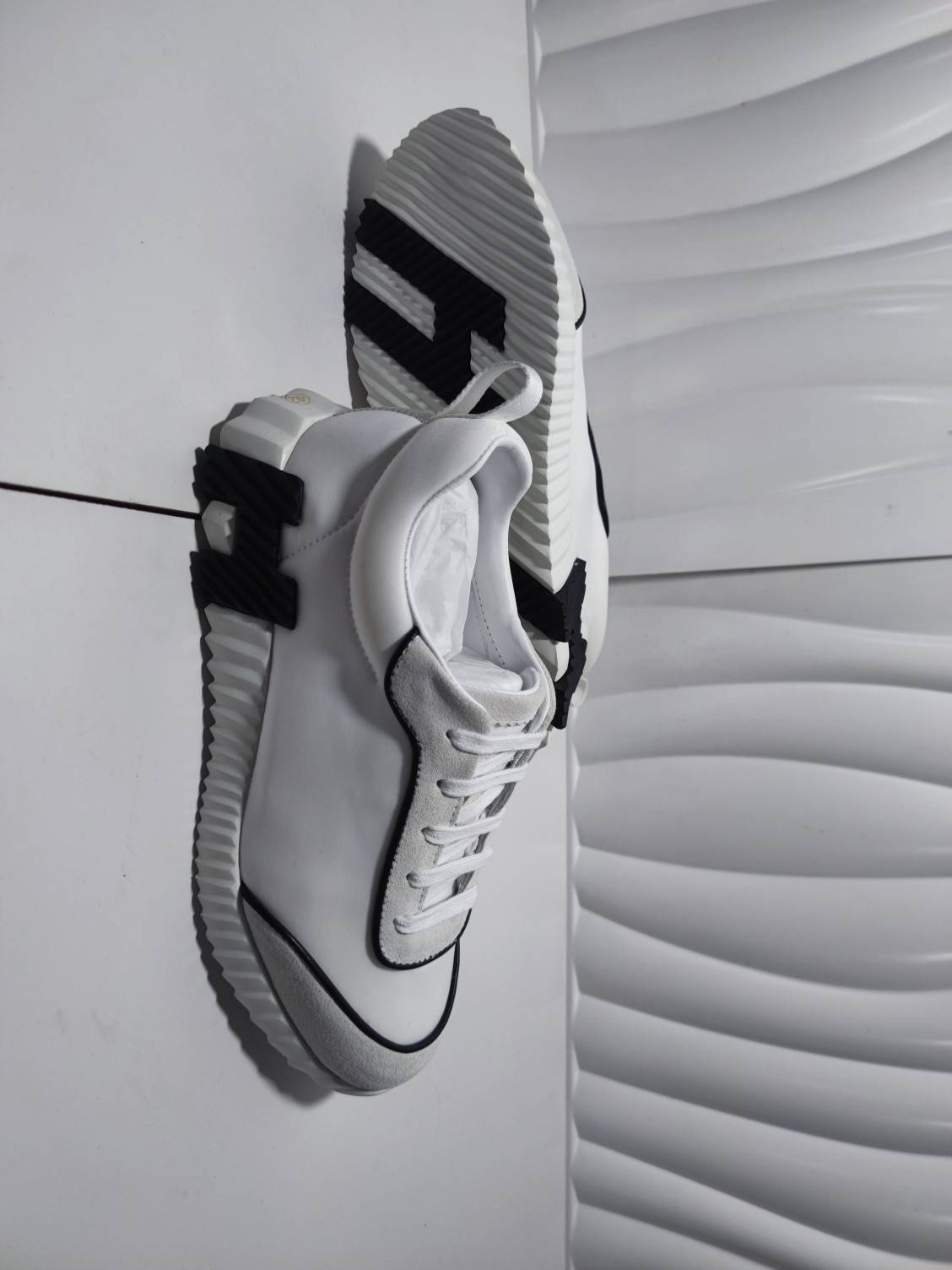 エルメス［Hermès］テックフュージョン スニーカー