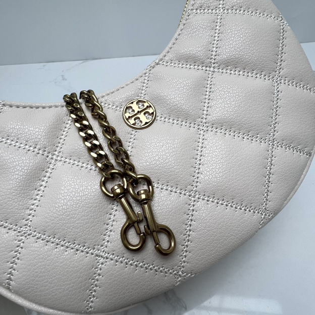 トリー バーチ「Tory Burch」ウィラ ハーフムーン アンダーアームバッグ チェーンショルダー/ハンドバッグ