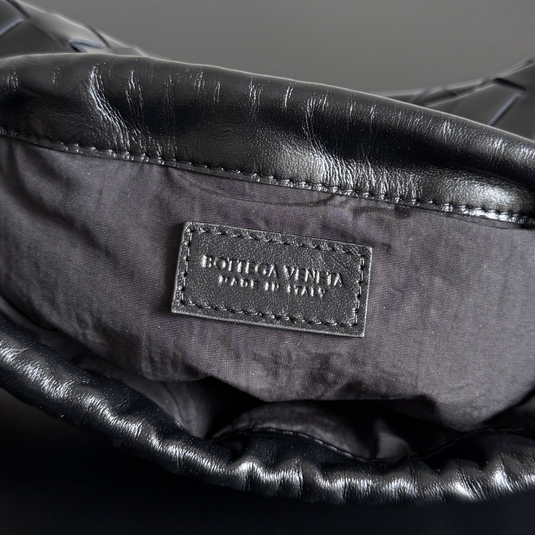 ボッテガ・ヴェネタ「Bottega Veneta」ドストバッグ ミニ アーバンショルダーバッグ