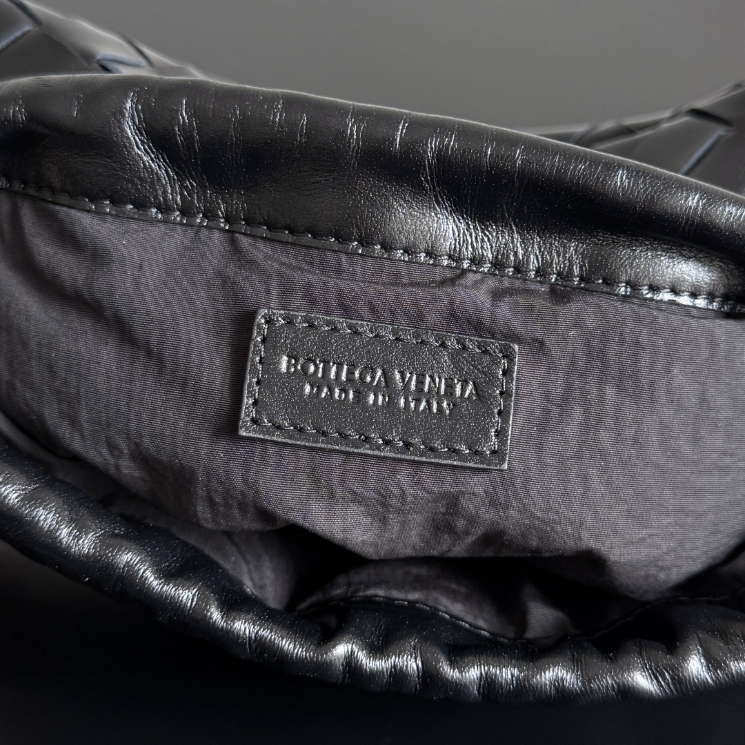 ボッテガ・ヴェネタ「Bottega Veneta」ドストバッグ ミニ アーバンショルダーバッグ