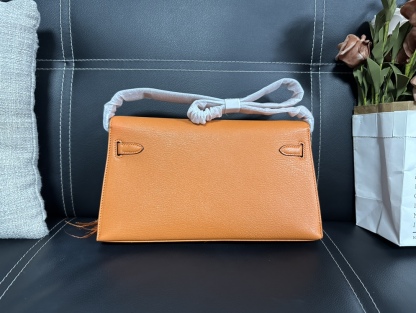 エルメス「Hermès」  ケリー エラン シャムキラ フェザー レザー ショルダーバッグ