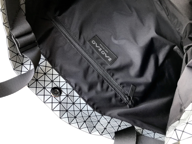 イッセイ・ミヤケ「Issey Miyake」シリコーン素材 通勤トートバッグ