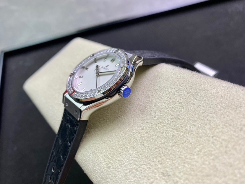 ウブロ［Hublot］クラシックフュージョン レディースウォッチ