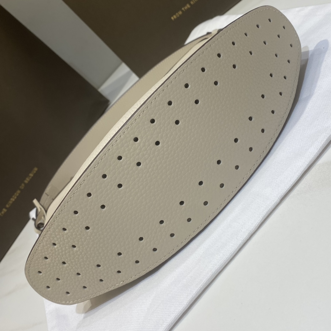 デルヴォー「Delvaux」ショルダーバッグ