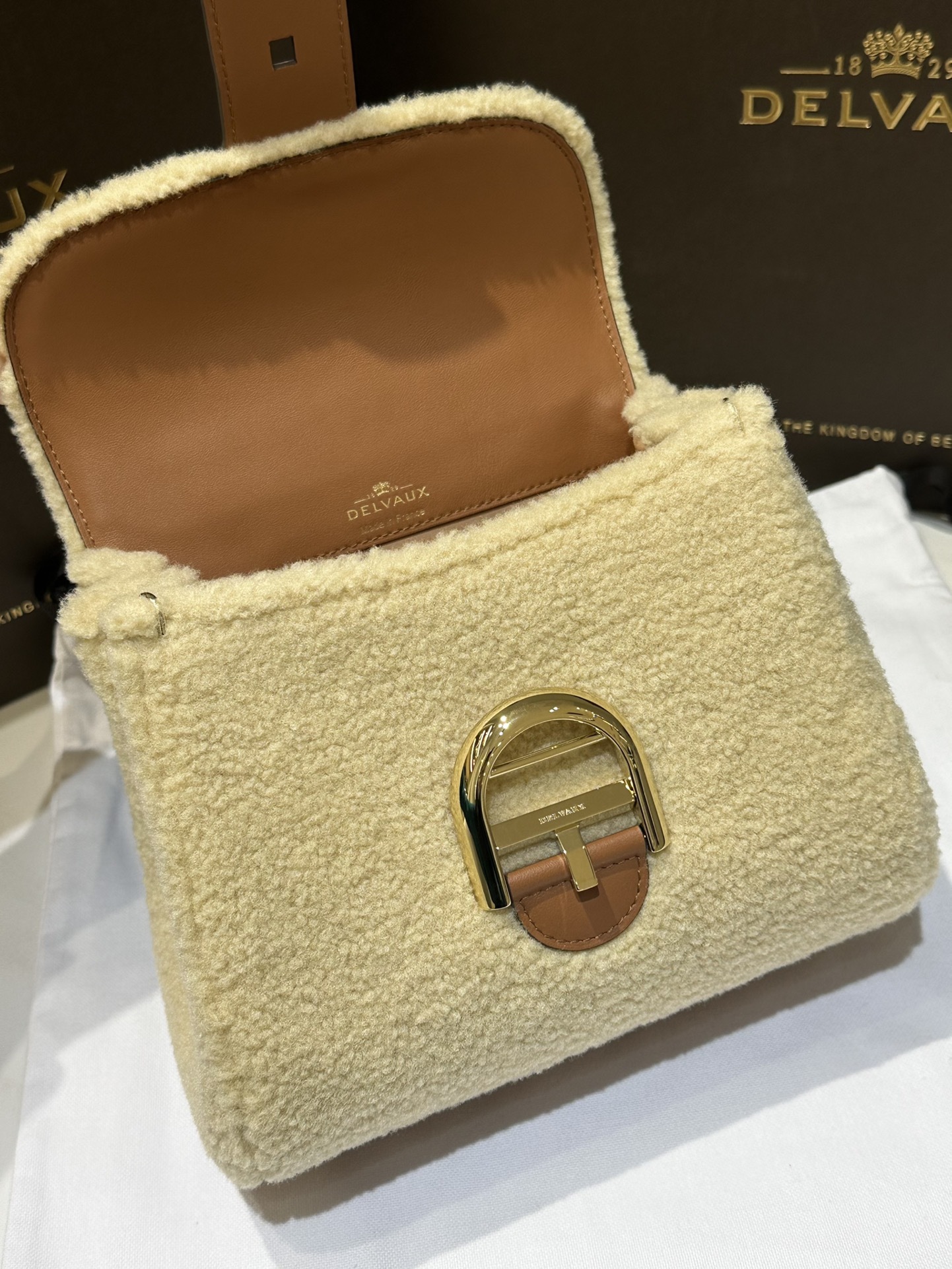 デルヴォー「Delvaux」Shearling Shoulder Bag