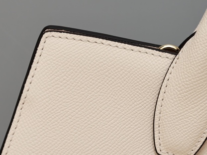 フェラガモ「Ferragamo」スタジオレザートートバッグ