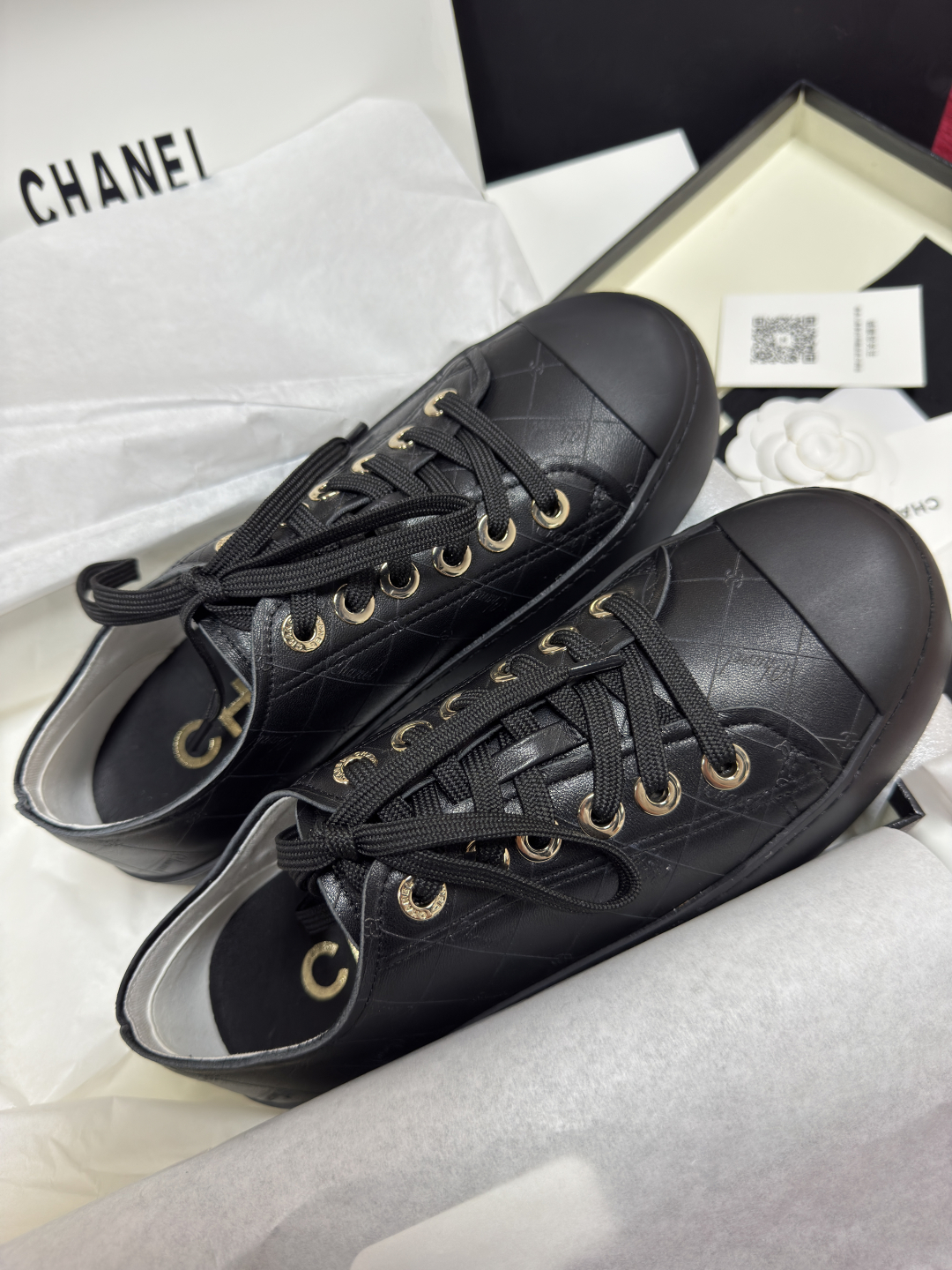 シャネル［Chanel］25P ラムレザー ロウカット プレミアムスニーカー