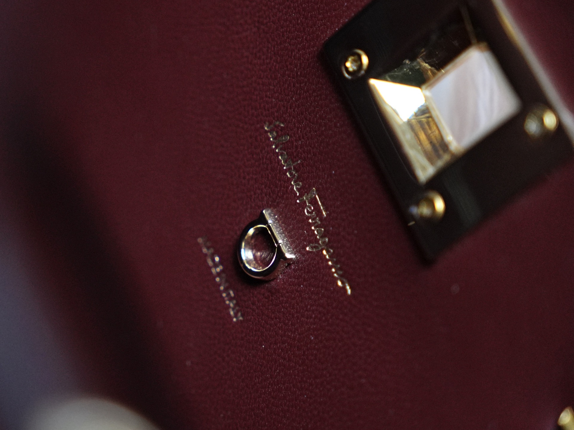 フェラガモ「Ferragamo」スタジオ ソフトトートバッグ