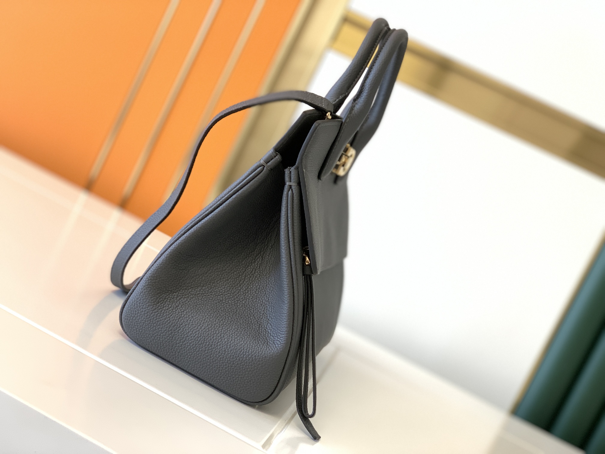 フェラガモ「Ferragamo」ラージトートバッグ