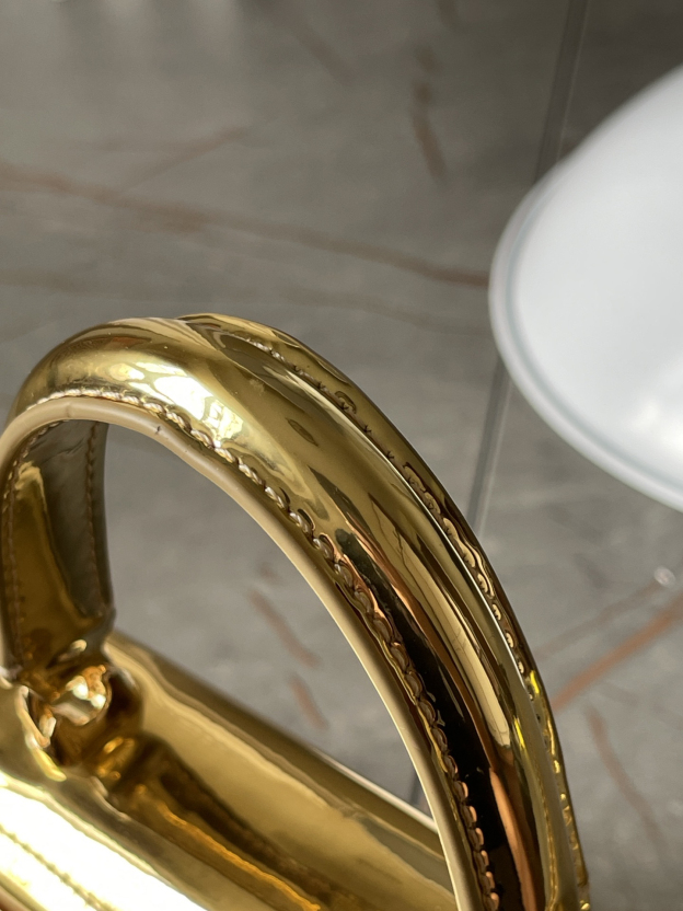 ドルチェ・アンド・ガッバーナ「D&G」レザー ショルダーバッグ