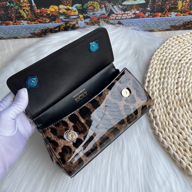 ドルチェ・アンド・ガッバーナ「D&G」 Sicily レオパード ラミー レザートップハンドルバッグ