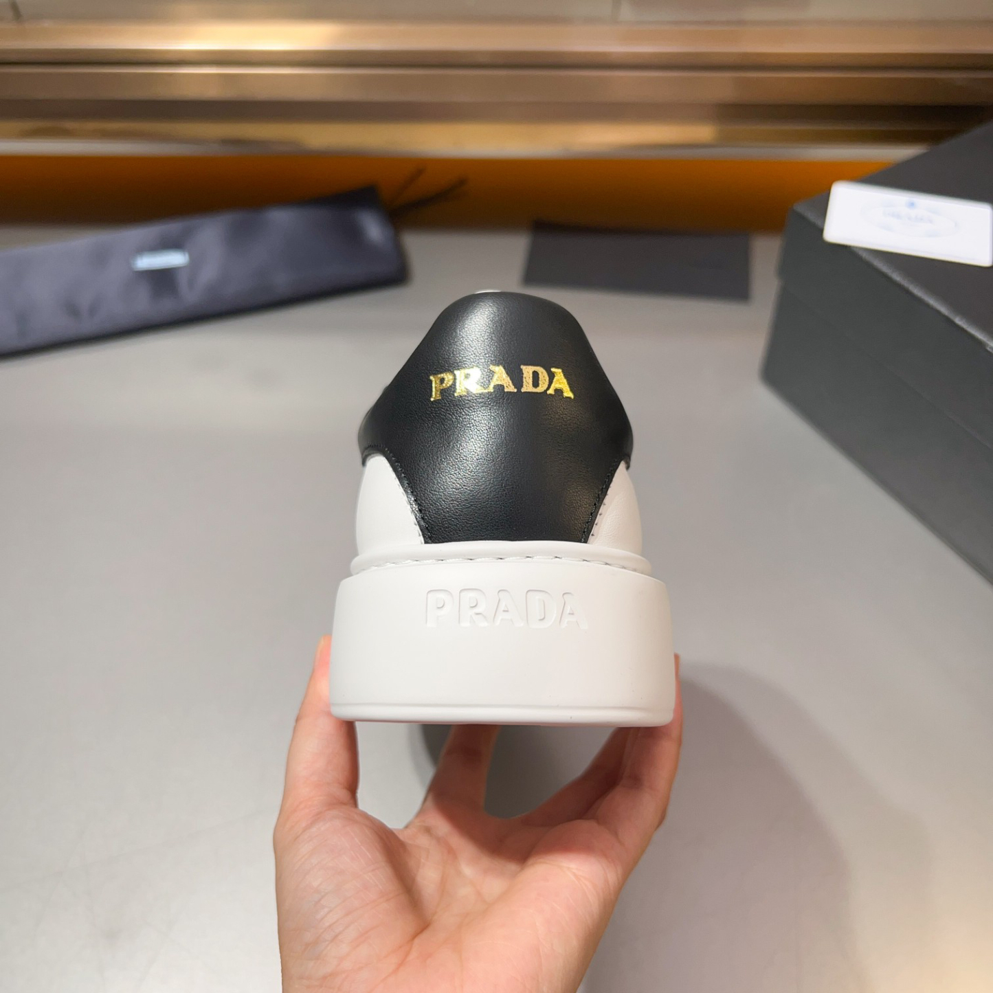 プラダ［Prada］ Cloudbust スニーカー（メンズ）