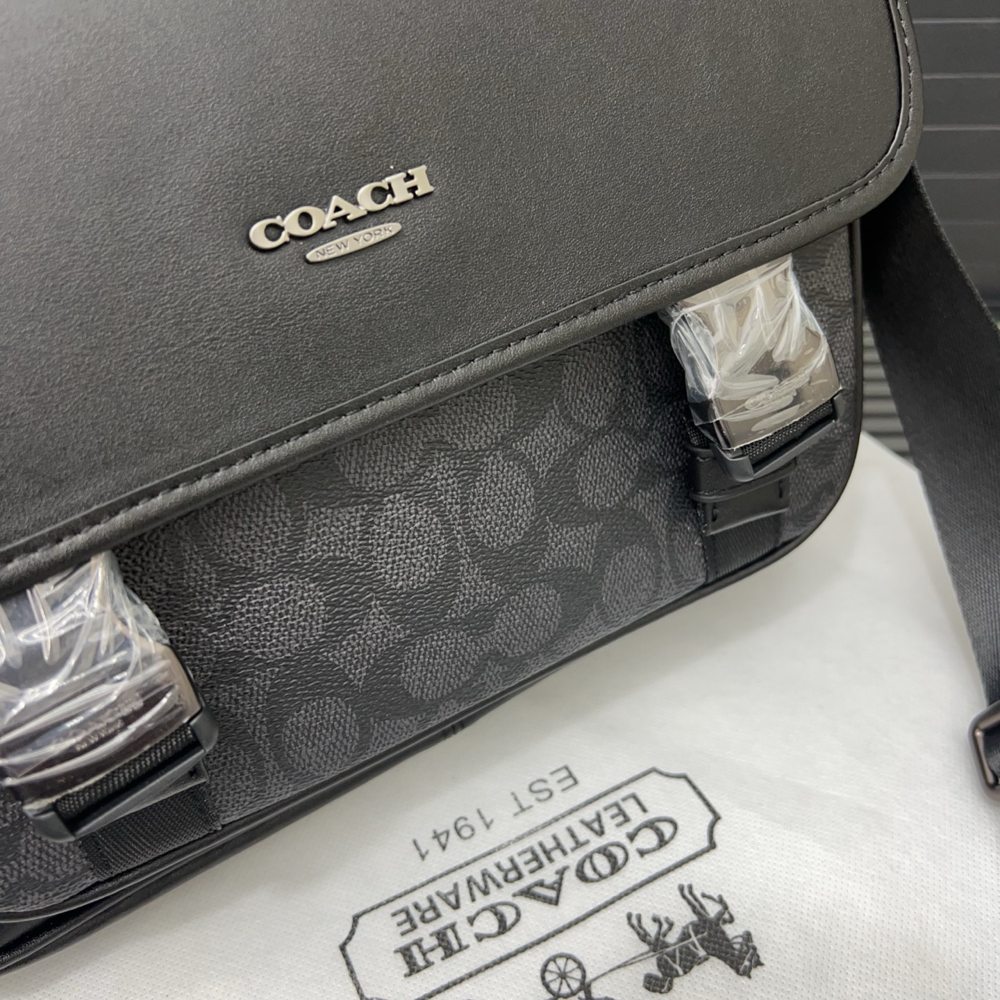 コーチ「Coach」 Racer Tra カラーブロック フラップ メッセンジャーバッグ