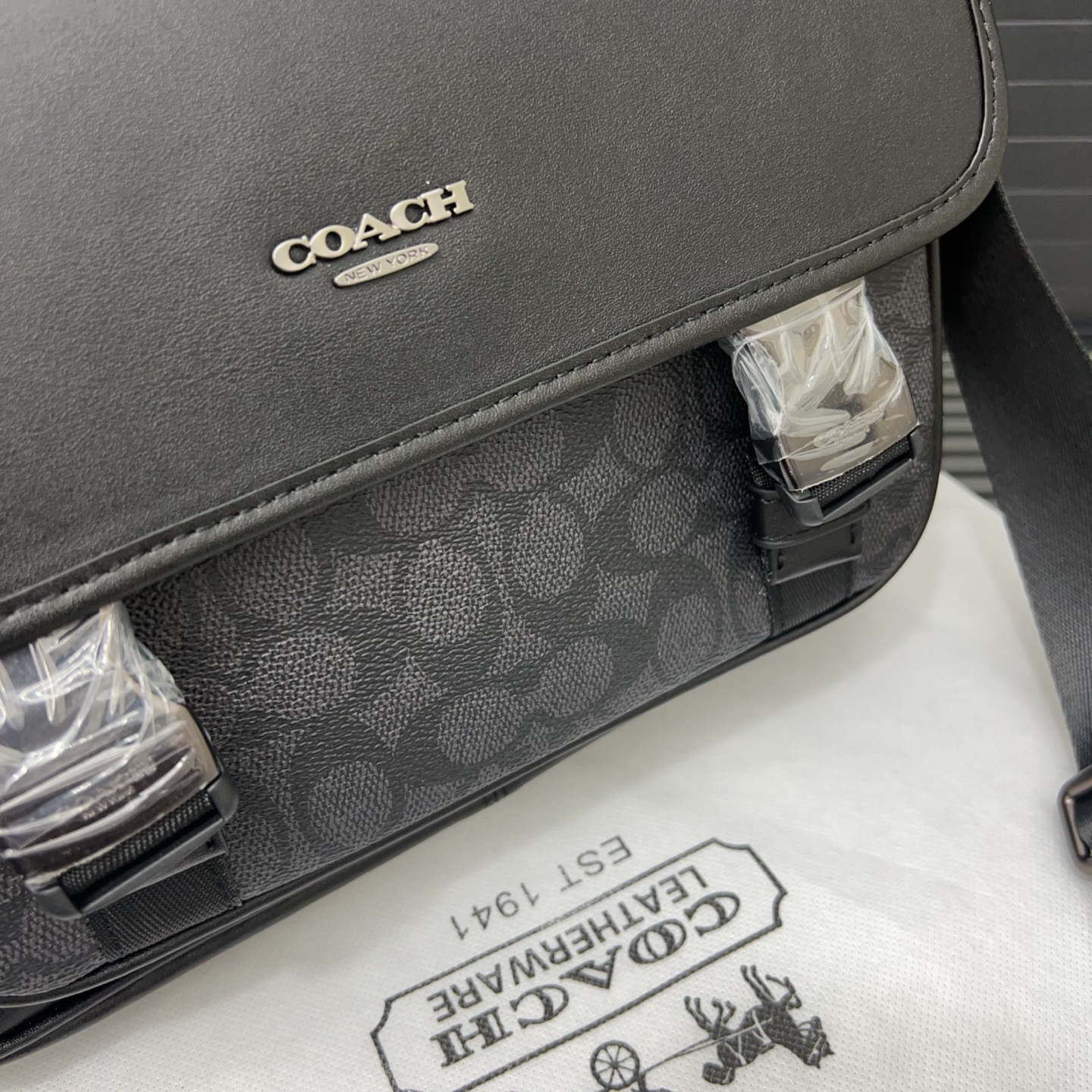 コーチ「Coach」 Racer Tra カラーブロック フラップ メッセンジャーバッグ