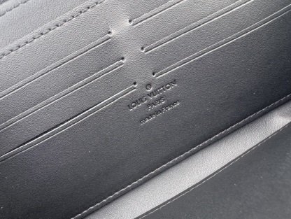 ルイ-ヴィトン(Louis Vuitton) ジッピーウォレット･ホリゾンタル