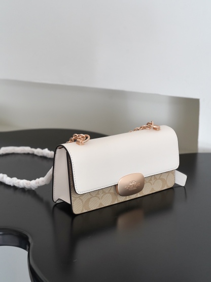 コーチ「Coach」ニューコレクション Eliza チェーンバッグ