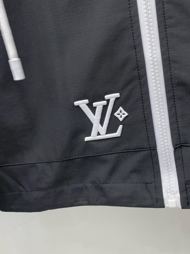 ルイ・ヴィトン「Louis Vuitton」2025SS 新作 刺繍ロゴ フード付きアウトドアジャケット