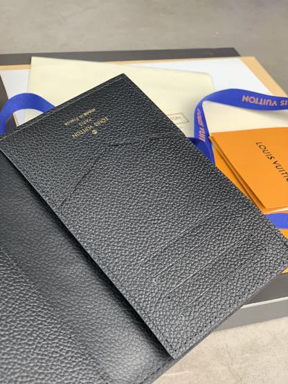 ルイ-ヴィトン(Louis Vuitton) パスポートカバー クーヴェルテュール･パスポール NM
