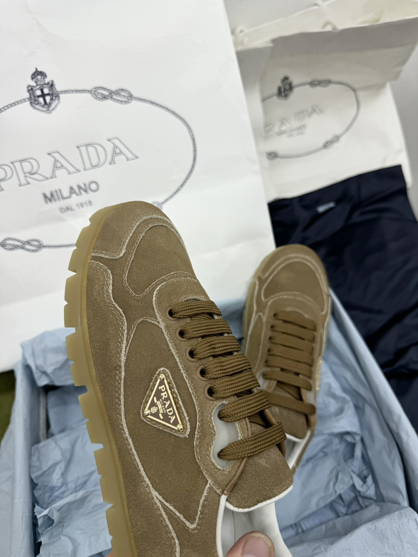 プラダ［Prada］ America's Cup キャンバススニーカー（ユニセックス）