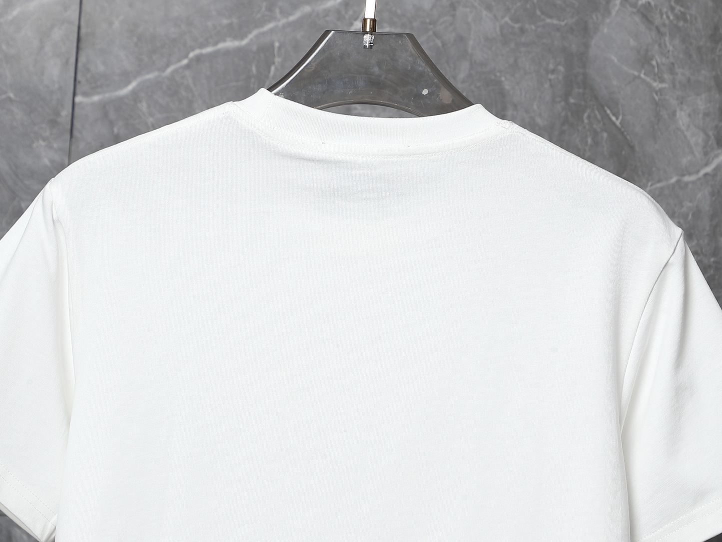 グッチ「Gucci」定番胸元刺繍半袖Tシャツ